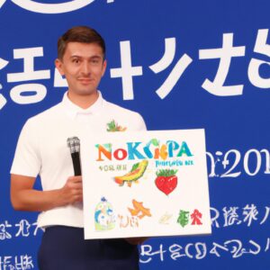 「ウォーキングで健康をキープ！スタンドアップコメディで心もリフレッシュ！」