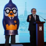 「スタンディングデスクとケーブル収納の革命：快適で整理された作業空間を実現する方法」