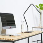 「スタンディングデスク vs. Standing Desk Converter: 健康と生産性を向上させる最適な選択はどっち？」