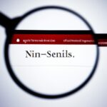 「SNSのやりすぎが招く依存性：私たちの心と時間を奪うデジタルの罠」