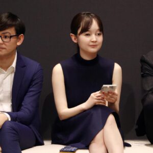 「SNSのやりすぎが人間関係に与える影響:デジタル時代の友情を見直す」