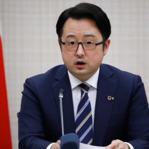 「SNSのやりすぎが招く危険:無自覚なストーカー行動への一歩」