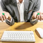 「SNS疲れをリセット！瞑想で取り戻す心の平和と集中力」