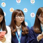 「SNSのやりすぎが引き起こす身体的疲労：あなたの健康を守るために今すぐ知るべきこと」