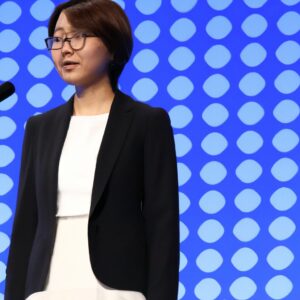 「SNSのやりすぎが自己肯定感に与える影響:バランスの取り方を学ぼう」